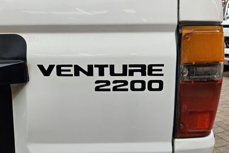 1995-Toyota-Venture-2200-64_8