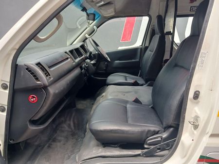 2019-Toyota-Quantum-25-D-4D-Sesfikile-16-seat_10