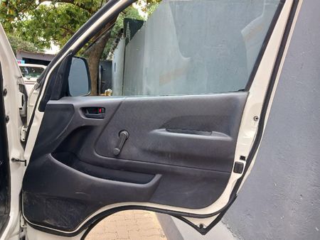 2019-Toyota-Quantum-25-D-4D-Sesfikile-16-seat_12