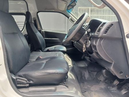 2019-Toyota-Quantum-25-D-4D-Sesfikile-16-seat_13