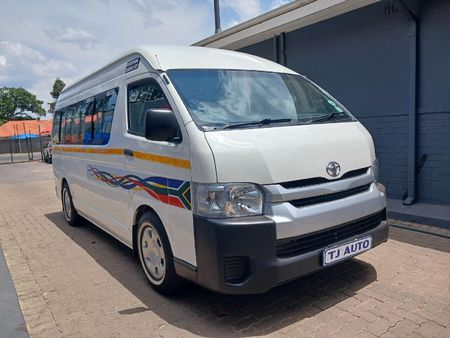 2019-Toyota-Quantum-25-D-4D-Sesfikile-16-seat_2