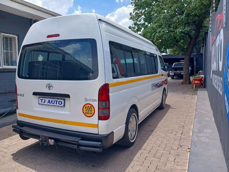 2019-Toyota-Quantum-25-D-4D-Sesfikile-16-seat_5