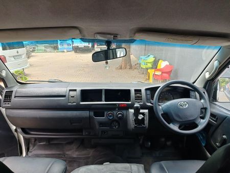2019-Toyota-Quantum-25-D-4D-Sesfikile-16-seat_6