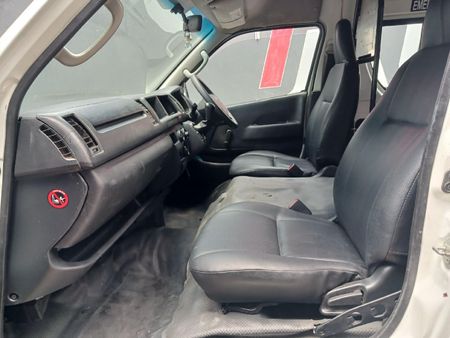 2019-Toyota-Quantum-25-D-4D-Sesfikile-16-seat_7