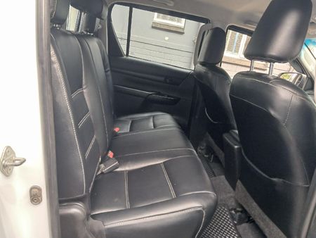 2017-Toyota-Hilux-24-GD-6-SRX-4x4-Double-Cab_9
