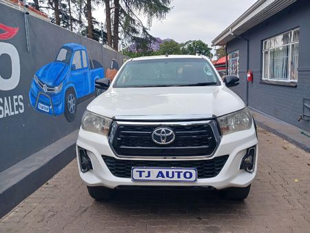 2017-Toyota-Hilux-24-GD-6-SRX-4x4-Double-Cab_1