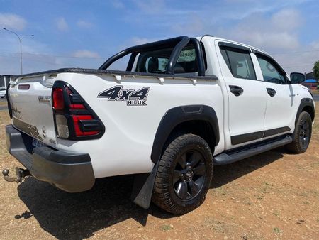 2018-Toyota-Hilux-24-GD-6-SRX-4x4-Double-Cab_2