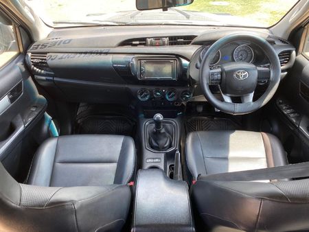 2018-Toyota-Hilux-24-GD-6-SRX-4x4-Double-Cab_6