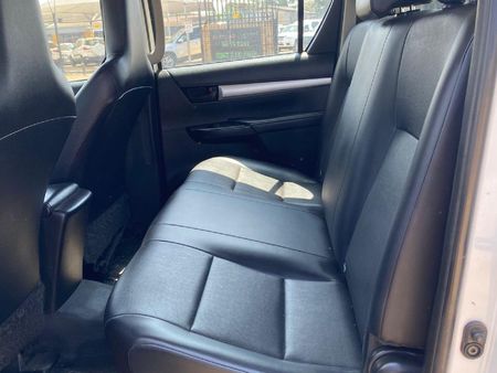 2018-Toyota-Hilux-24-GD-6-SRX-4x4-Double-Cab_7
