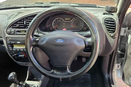 2010-Ford-Bantam-13i-XL_23