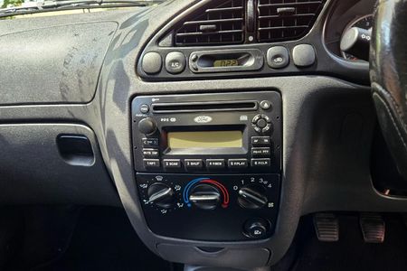 2010-Ford-Bantam-13i-XL_24