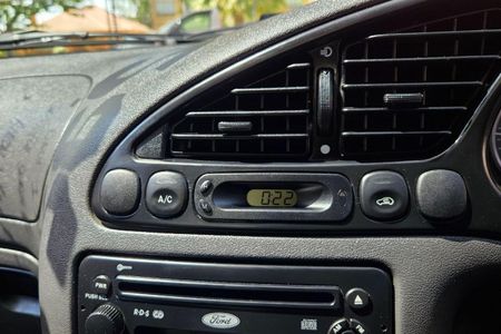 2010-Ford-Bantam-13i-XL_25