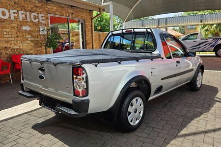 2010-Ford-Bantam-13i-XL_3