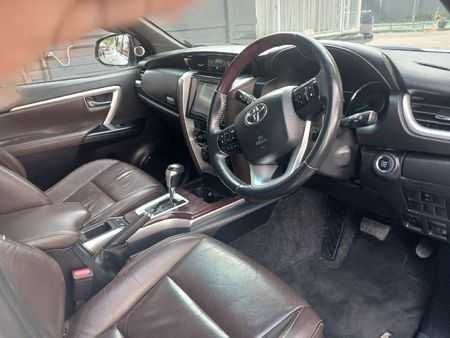 2017-Toyota-Fortuner-28-GD-6-4x4-Auto_11
