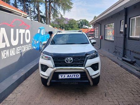2017-Toyota-Fortuner-28-GD-6-4x4-Auto_2