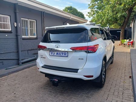 2017-Toyota-Fortuner-28-GD-6-4x4-Auto_6