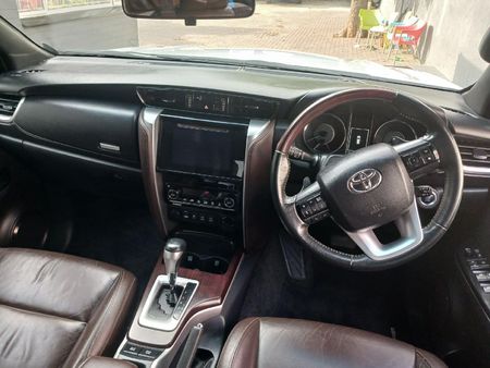 2017-Toyota-Fortuner-28-GD-6-4x4-Auto_7