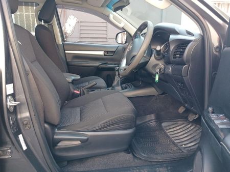 2018-Toyota-Hilux-24-GD-6-Raised-Body-SRX-Double-Cab_12