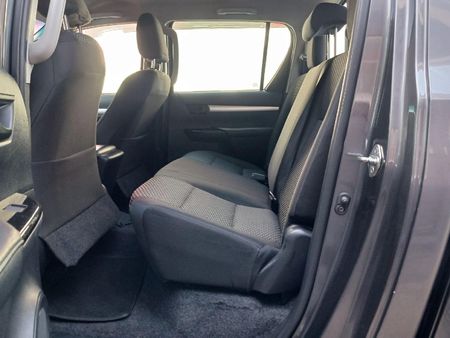 2018-Toyota-Hilux-24-GD-6-Raised-Body-SRX-Double-Cab_13