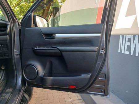 2018-Toyota-Hilux-24-GD-6-Raised-Body-SRX-Double-Cab_14