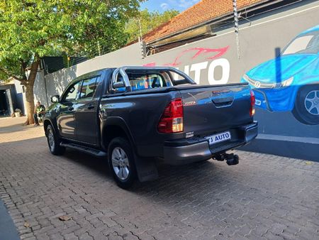 2018-Toyota-Hilux-24-GD-6-Raised-Body-SRX-Double-Cab_7