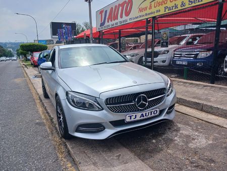 2015-Mercedes-Benz-C-Class-C-180-Auto_9