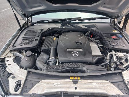 2015-Mercedes-Benz-C-Class-C-180-Auto_4