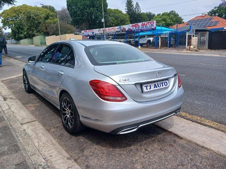 2015-Mercedes-Benz-C-Class-C-180-Auto_8