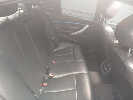 2017-BMW-3-Series-320i-Auto_9