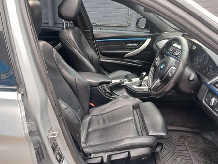 2017-BMW-3-Series-320i-Auto_10