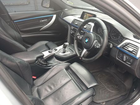 2017-BMW-3-Series-320i-Auto_11