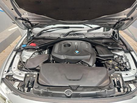 2017-BMW-3-Series-320i-Auto_15