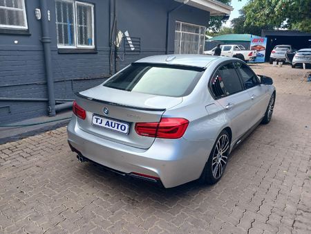 2017-BMW-3-Series-320i-Auto_8