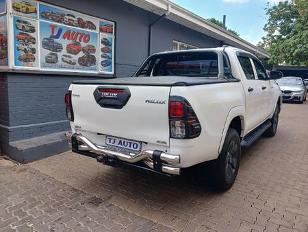 2018-Toyota-Hilux-24-GD-6-SRX-4x4-Double-Cab_12