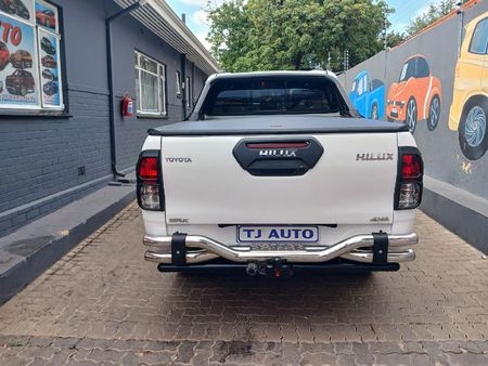 2018-Toyota-Hilux-24-GD-6-SRX-4x4-Double-Cab_3