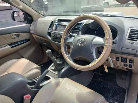 2012-Toyota-Fortuner-30-D-4D-Heritage-Raised-Body_9