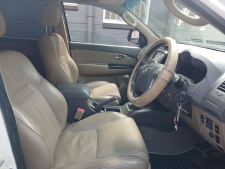 2012-Toyota-Fortuner-30-D-4D-Heritage-Raised-Body_7