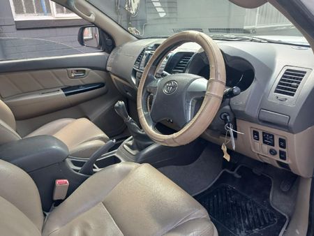 2012-Toyota-Fortuner-30-D-4D-Heritage-Raised-Body_8