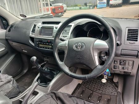2014-Toyota-Hilux-30-D-4D-Raider-Raised-Body-Double-Cab_8