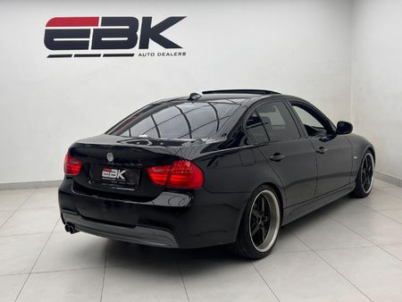 2009-BMW-3-Series-323i-M-Sport_5