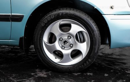 2000-Toyota-Corolla-160i-GLE_14
