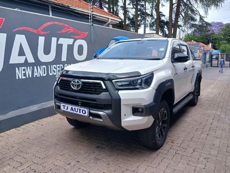2022-Toyota-Hilux-28-GD-6-Raised-Body-Legend-4x4-Auto-Double-Cab_0