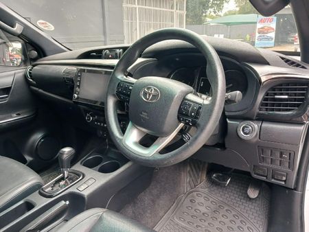 2022-Toyota-Hilux-28-GD-6-Raised-Body-Legend-4x4-Auto-Double-Cab_11