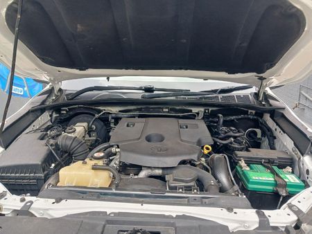 2022-Toyota-Hilux-28-GD-6-Raised-Body-Legend-4x4-Auto-Double-Cab_13