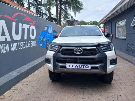 2022-Toyota-Hilux-28-GD-6-Raised-Body-Legend-4x4-Auto-Double-Cab_1