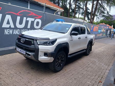 2022-Toyota-Hilux-28-GD-6-Raised-Body-Legend-4x4-Auto-Double-Cab_3