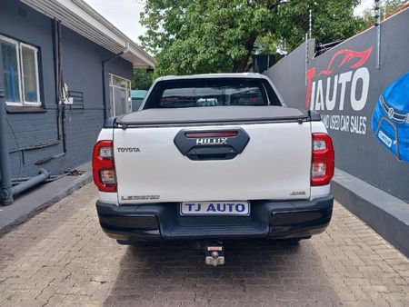 2022-Toyota-Hilux-28-GD-6-Raised-Body-Legend-4x4-Auto-Double-Cab_4