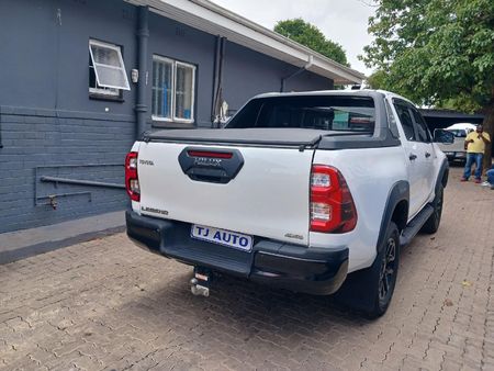 2022-Toyota-Hilux-28-GD-6-Raised-Body-Legend-4x4-Auto-Double-Cab_5