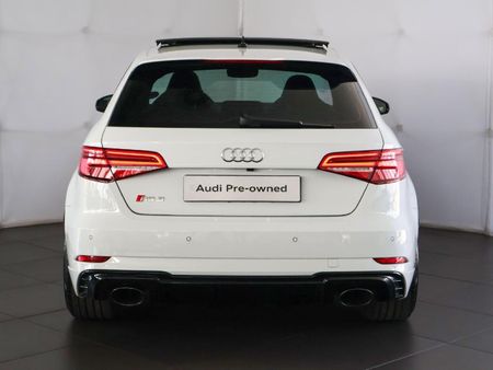 2021-Audi-RS3-Sportback-quattro_9