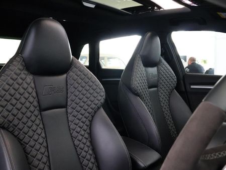 2021-Audi-RS3-Sportback-quattro_16